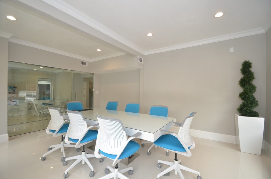 More Photos Of 1644 W Alabama St, Houston Loft Creative Space For Lease