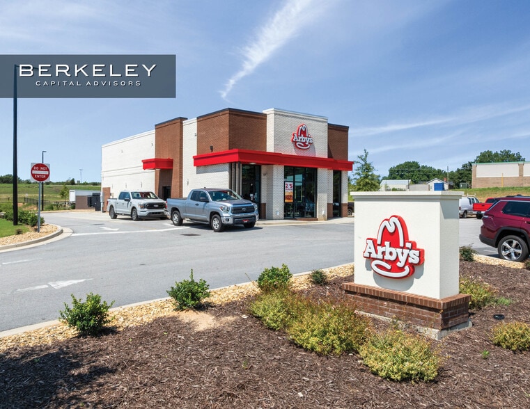 Primary Photo Of 1145 Filbert Hwy, York General Retail For Sale