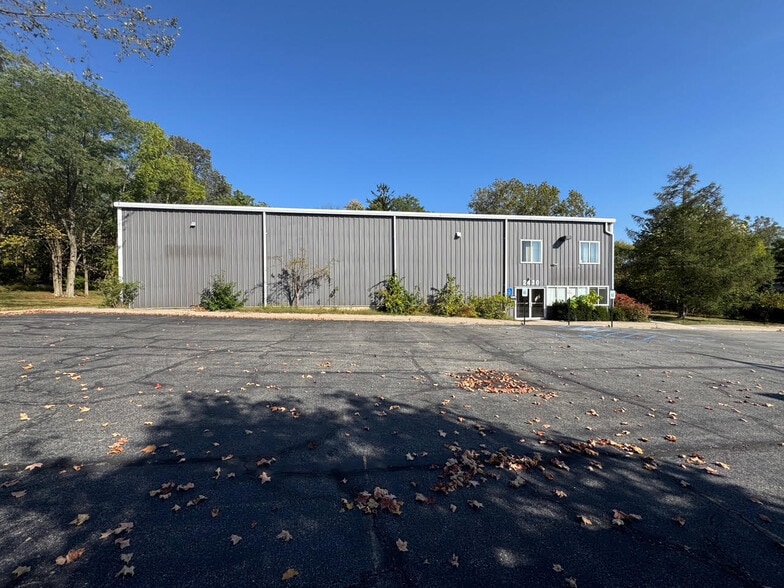 More Photos Of 2430 NY-32, New Windsor Warehouse For Lease
