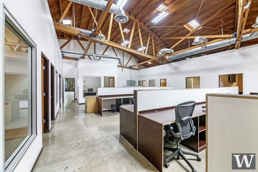 More Photos Of 5645-5655 W. Adams Boulevard Blvd, Los Angeles Warehouse For Lease