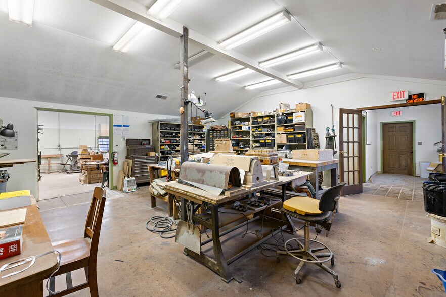 More Photos Of 275 Morristown Rd, Gillette Flex For Sale