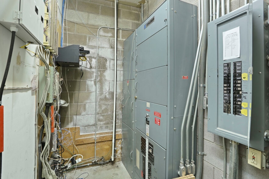 More Photos Of 7711 Murray Dr, Stockton Flex For Sale