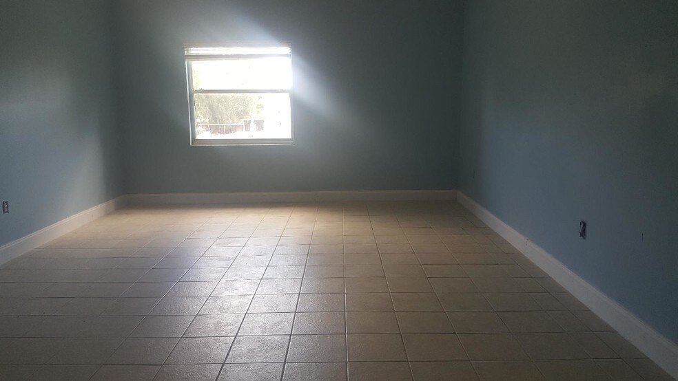 More Photos Of 500 S Holly Ave, Sanford Congregate Senior Housing For Sale