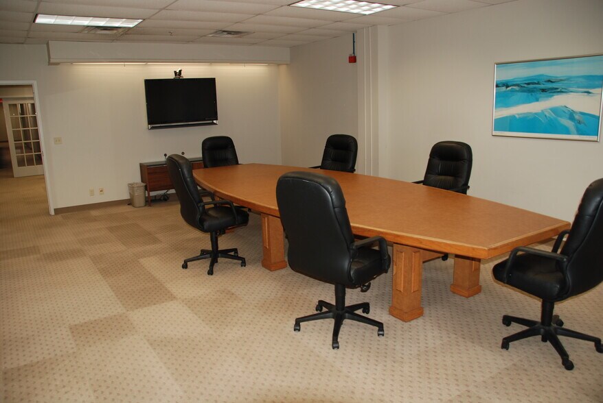 More Photos Of 907 S Detroit Ave, Tulsa Office For Lease