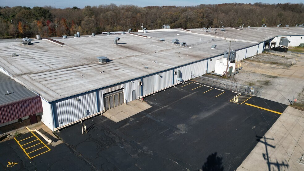 More Photos Of 13065 Anderson Rd, Granger Manufacturing For Lease