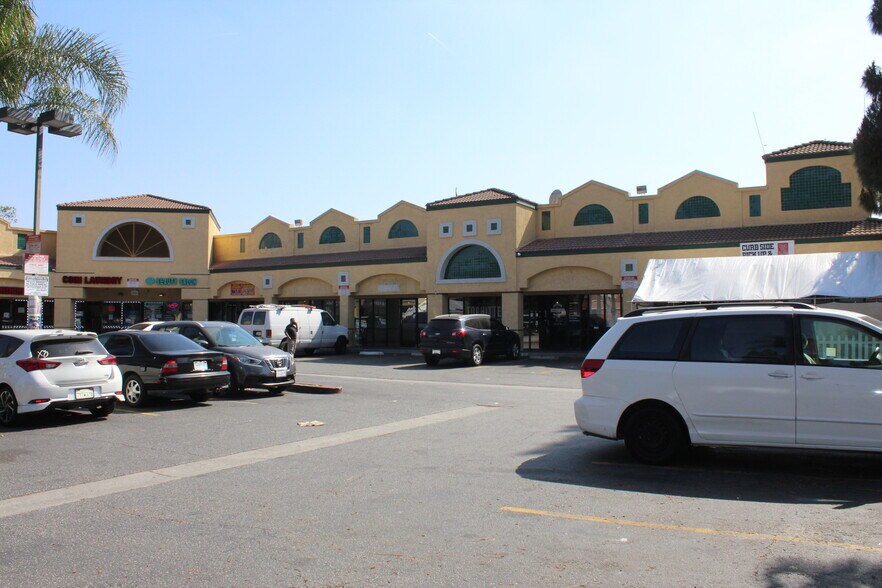 More Photos Of 8111 Rosecrans Ave, Paramount Unknown For Lease