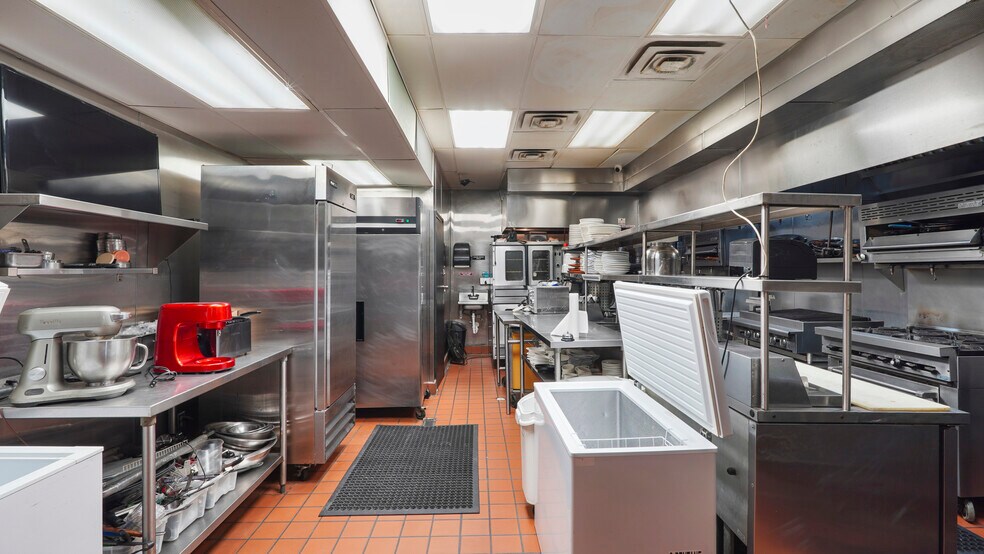 More Photos Of 516 Westheimer Rd, Houston Restaurant For Lease