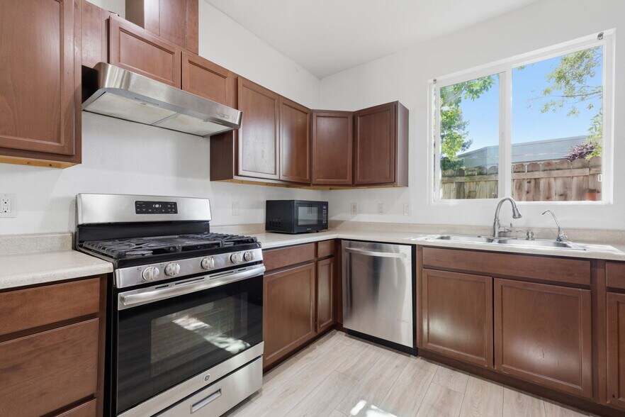 More Photos Of 2930 Clayton Rd, Concord Storefront Retail Residential For Sale
