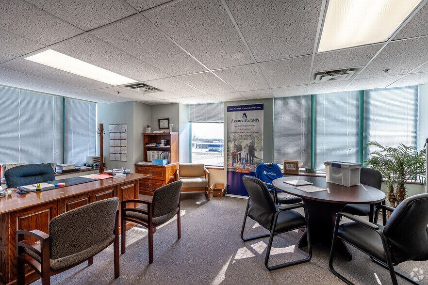 More Photos Of 11 E Church St, Marshalltown Unknown For Sale