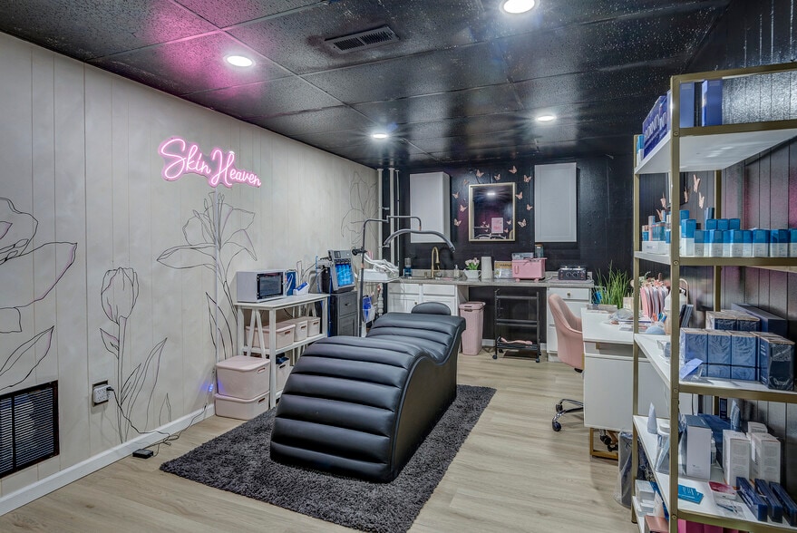 More Photos Of 707 E Elk Ave, Elizabethton Storefront Retail Office For Sale