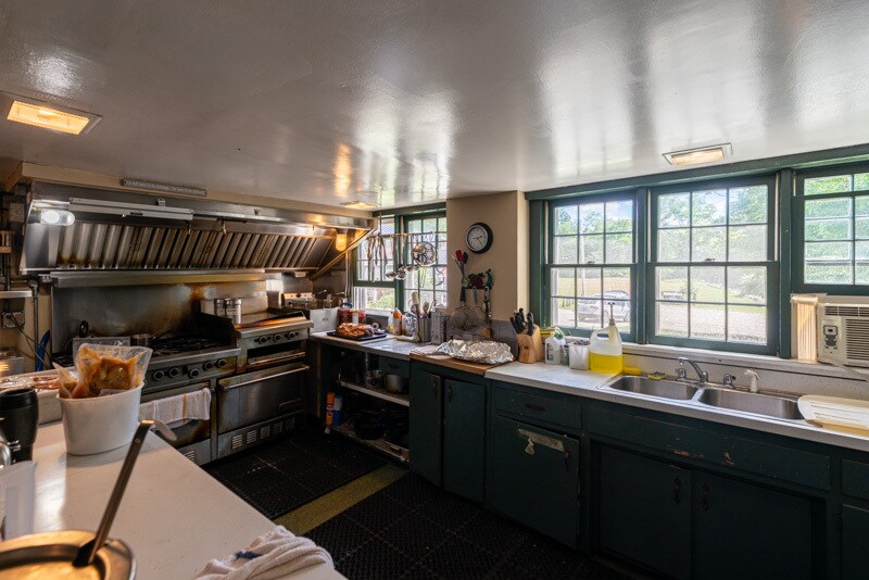 More Photos Of 132 Landgrove Rd, Landgrove Hotel For Sale