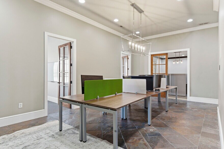 More Photos Of 1531 E Bradford Pky, Springfield Medical For Sale