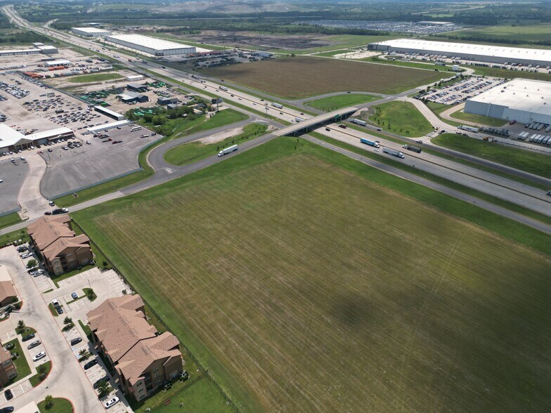 More Photos Of 6200 N I-45, Wilmer Land For Sale