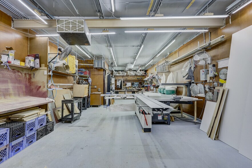 More Photos Of 24354 John R Rd, Hazel Park Flex For Sale