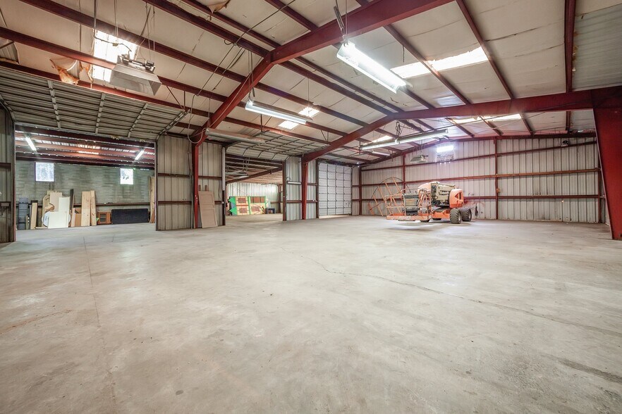 More Photos Of 144-145 Rosedale St, Jackson Warehouse For Sale
