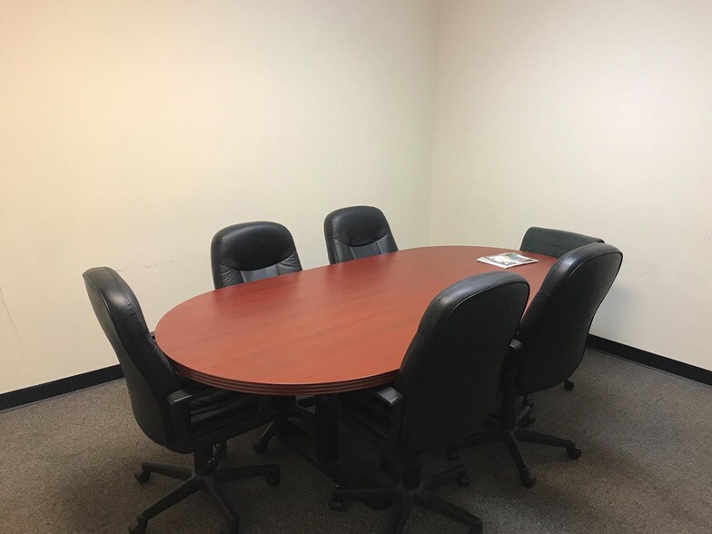 More Photos Of 7524 N Paulina St, Chicago General Retail For Lease