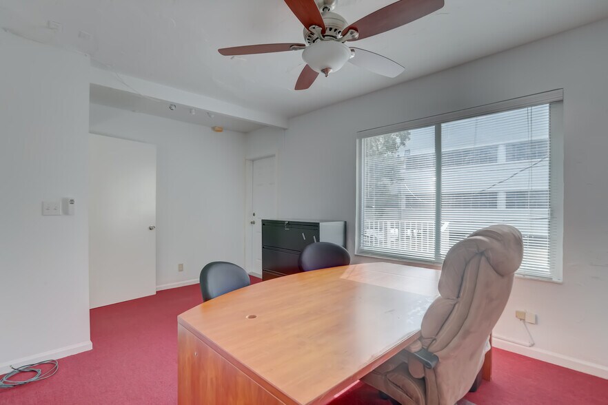 More Photos Of 8 SE 8th St, Fort Lauderdale Office For Sale