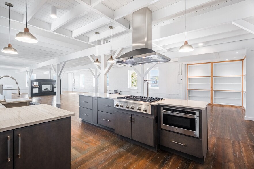 More Photos Of 3157 Tchoupitoulas St, New Orleans Service For Lease