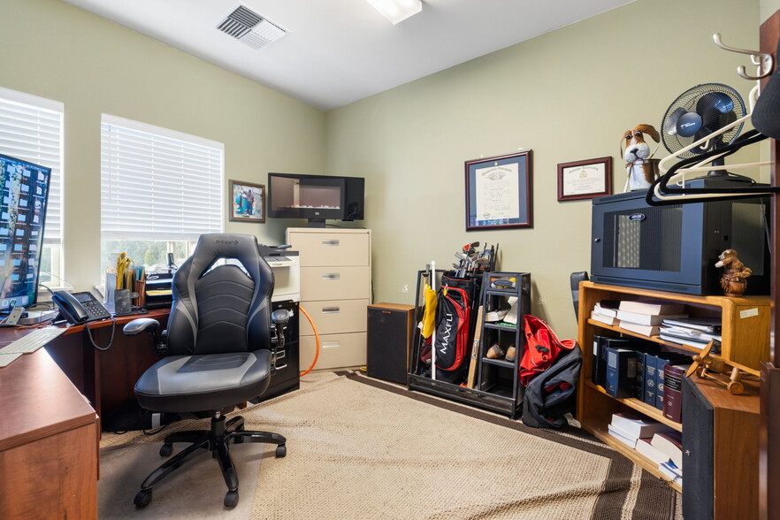 More Photos Of 1740 Pottery Ave, Port Orchard Medical For Sale