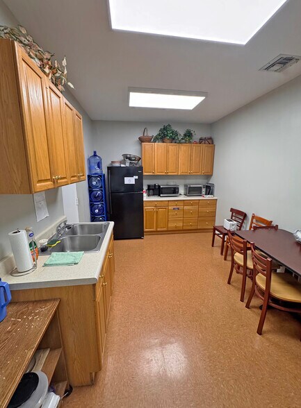 More Photos Of 1181 Montlimar Dr, Mobile Office For Sale