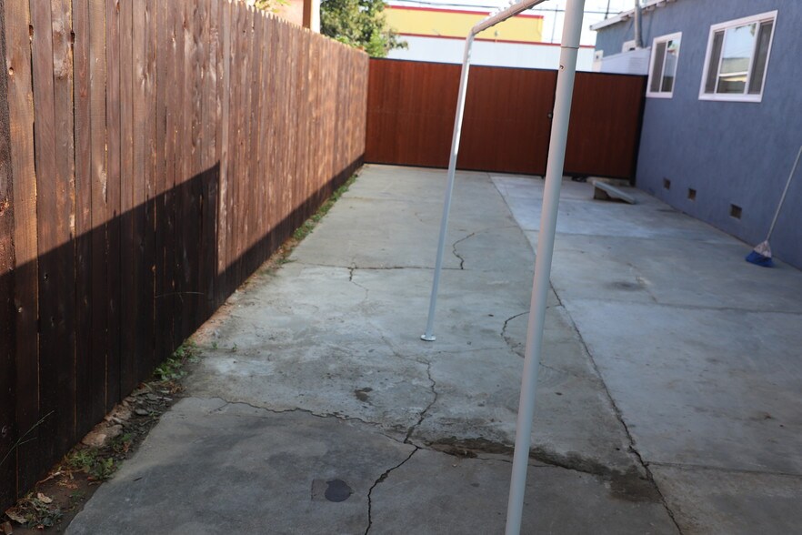 More Photos Of 11720 Inglewood Ave, Hawthorne Congregate Senior Housing For Sale