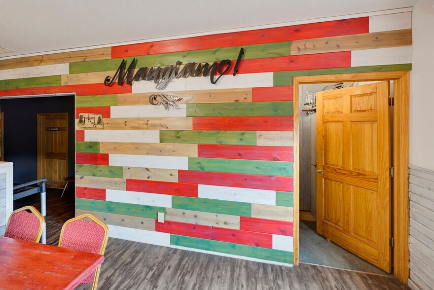 More Photos Of 158 Museum Dr, Hill City Restaurant For Sale