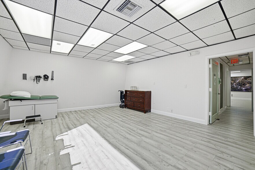 More Photos Of 2929 N University Dr, Coral Springs Medical For Sale