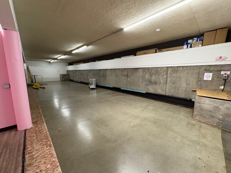 More Photos Of 6800 SW Beaverton Hillsdale Hwy, Portland Freestanding For Lease