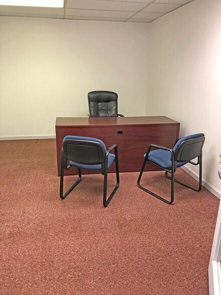 More Photos Of 556 Main St, Stroudsburg Office Residential For Lease