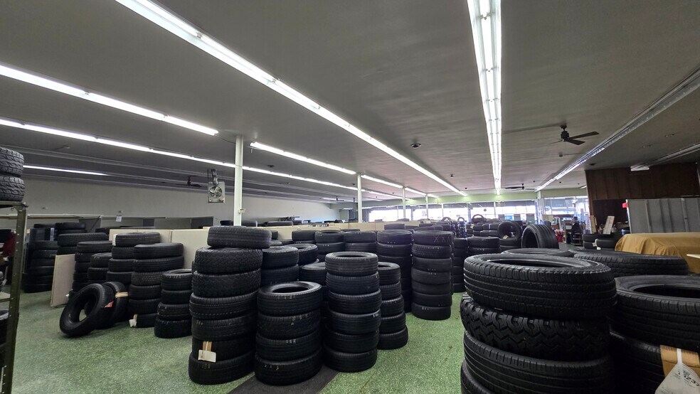 More Photos Of 1870 Fillmore Ave, Buffalo Flex For Sale