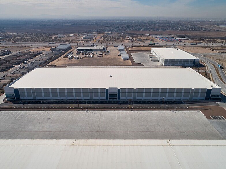 More Photos Of 12104 Emerald Pass Dr, El Paso Distribution For Lease