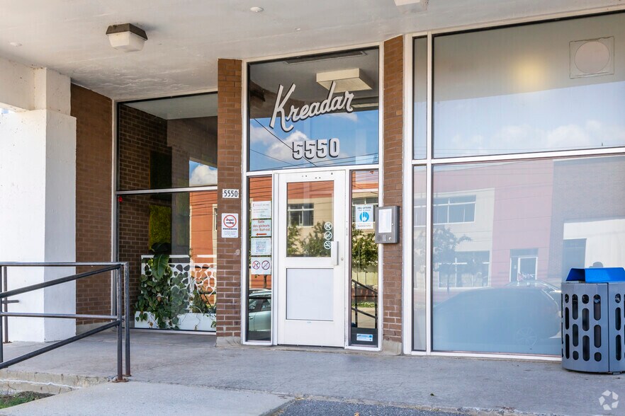 More Photos Of 5550 Rue Fullum, Montréal Loft Creative Space For Lease