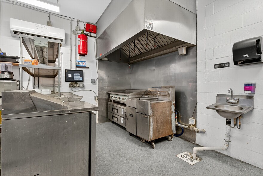 More Photos Of 765 3rd Ave, Welaka Restaurant For Sale