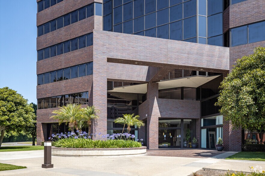 More Photos Of 2301 Dupont Dr, Irvine Unknown For Lease