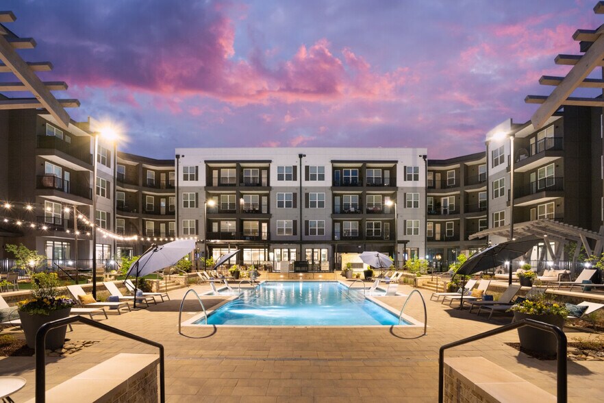 More Photos Of 930 W Mallard Creek Church Rd, Charlotte Apartments For Lease