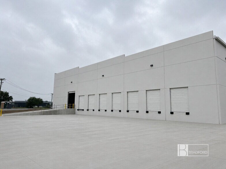 More Photos Of 6321 Browning Ct, North Richland Hills Warehouse For Sale