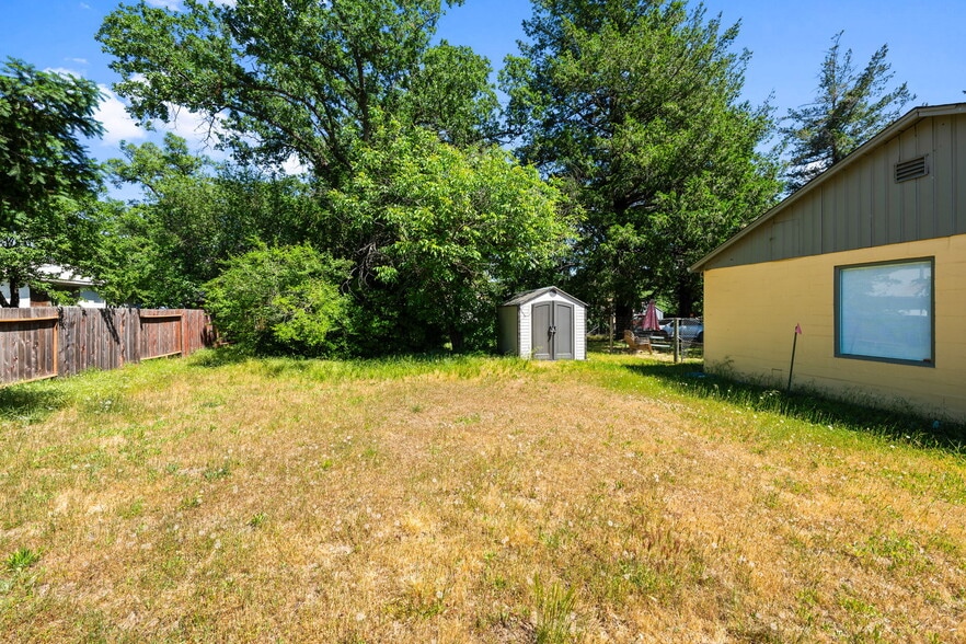 More Photos Of 21298 Calistoga rd, Middletown Storefront Retail Residential For Sale