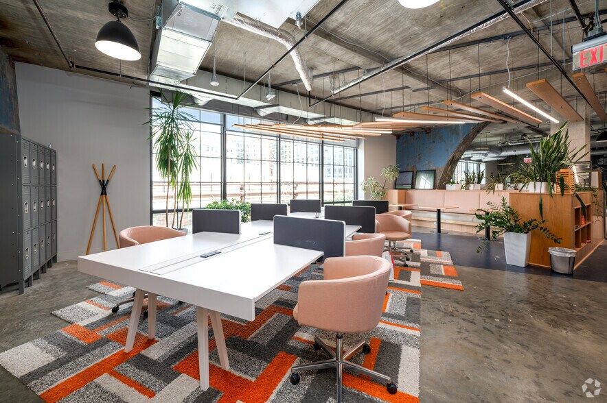 More Photos Of 1140 3rd St NE, Washington Office For Lease