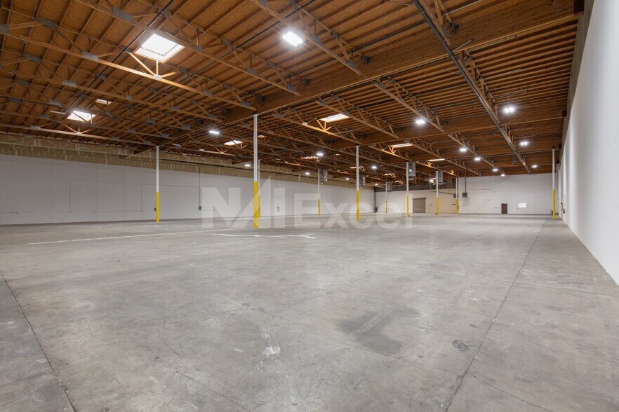 More Photos Of 6160 Stevenson Way, Las Vegas Warehouse For Lease