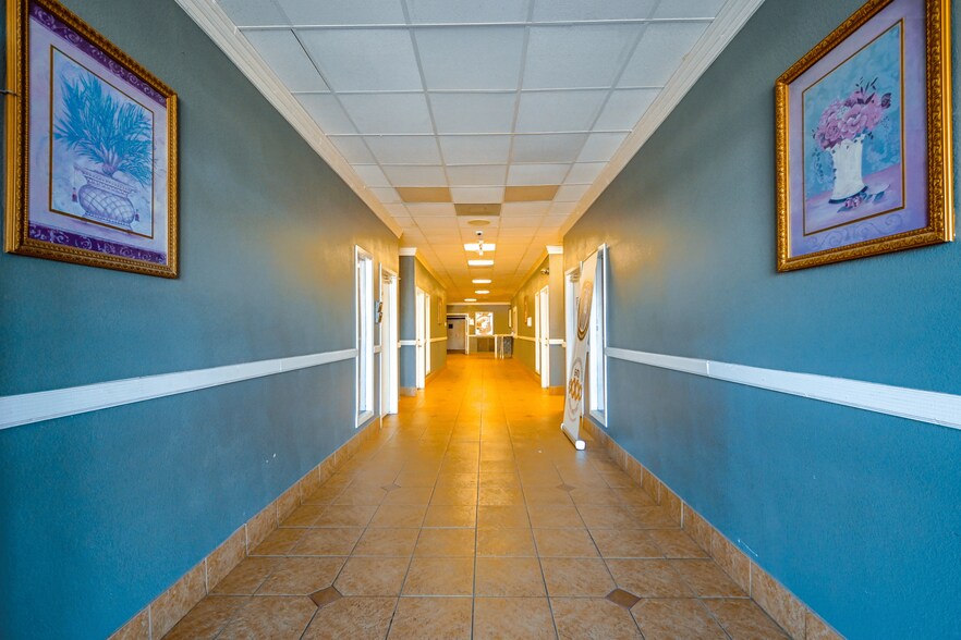 More Photos Of 3603 Fredericksburg Rd, San Antonio Storefront For Sale