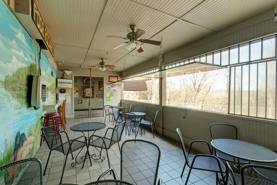 More Photos Of 1702 Park Hill Dr, Gainesville Restaurant For Sale