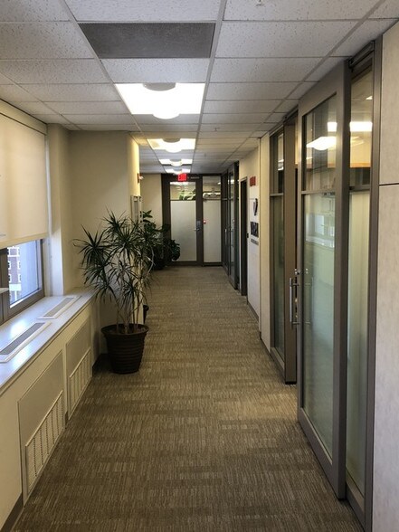 More Photos Of 201 E Main Dr, El Paso Office For Lease