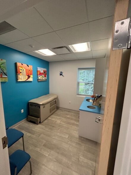 More Photos Of 2240 N Opdyke Rd, Auburn Hills Office For Sale