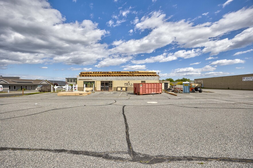 More Photos Of 325 Torbett St, Richland General Retail For Lease