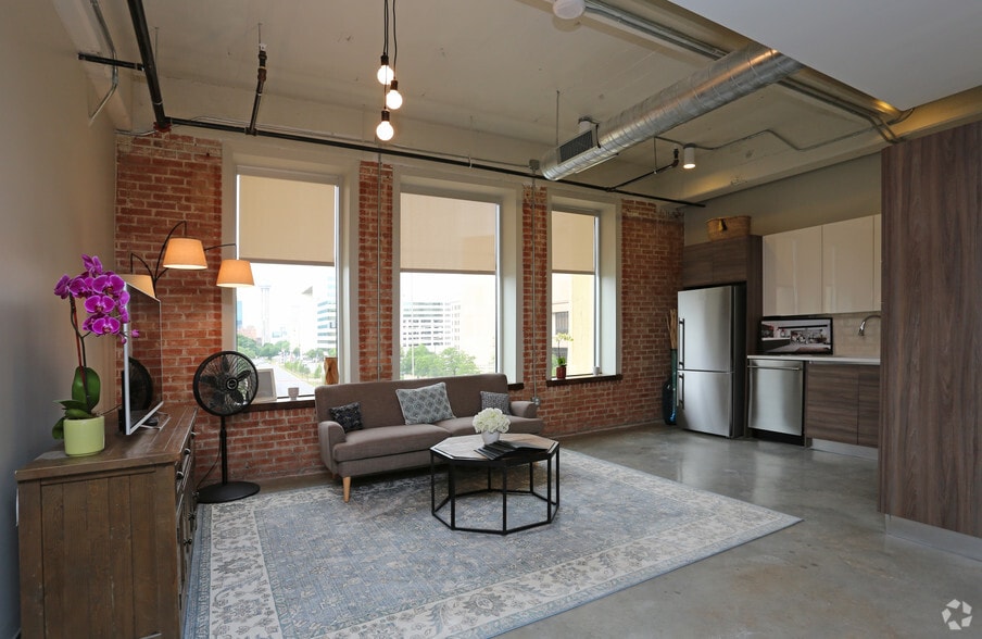 More Photos Of 500 S Ervay St, Dallas Multifamily For Sale
