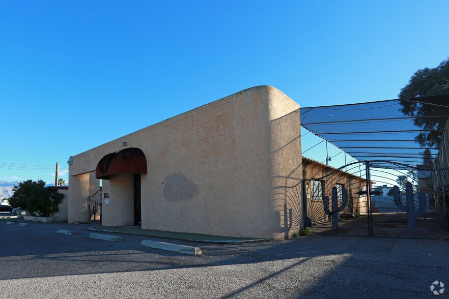 More Photos Of 1026 N Columbus Blvd, Tucson Light Manufacturing For Sale