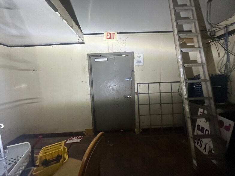 More Photos Of 3145 N Watkins St, Memphis General Retail For Sale