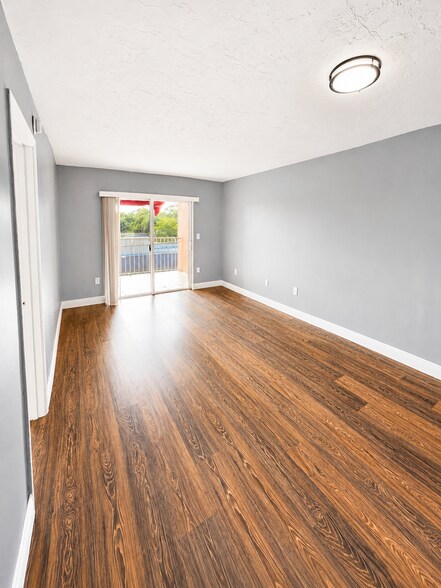More Photos Of 2400 NW 16th Street Rd, Miami Apartments For Sale
