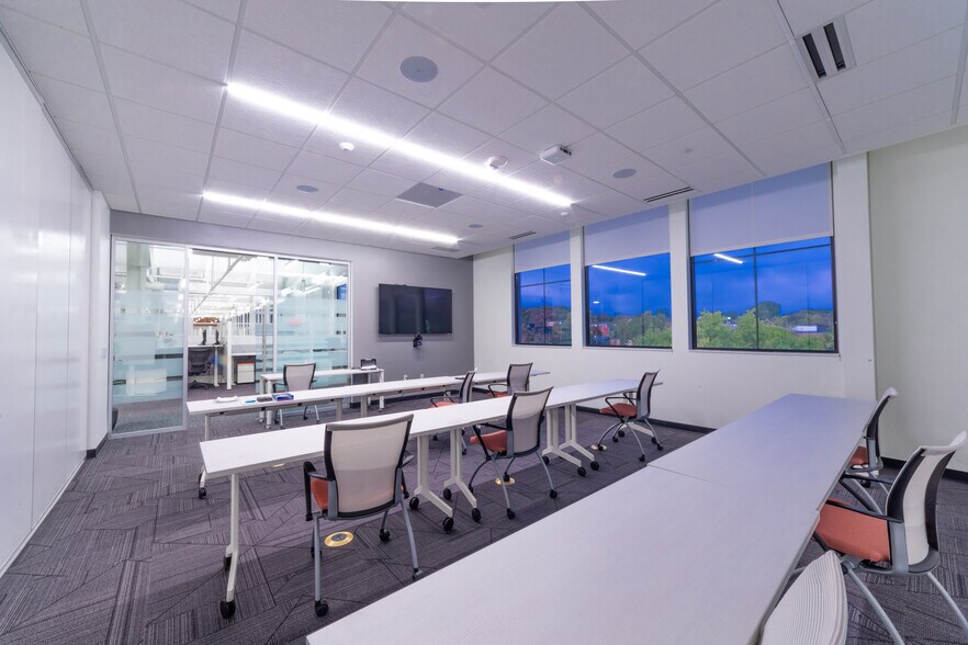 More Photos Of 7514 Thomas Blvd, Pittsburgh Office For Lease