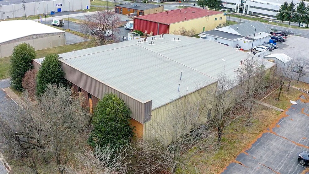 More Photos Of 200 Century Blvd, New Castle Warehouse For Sale